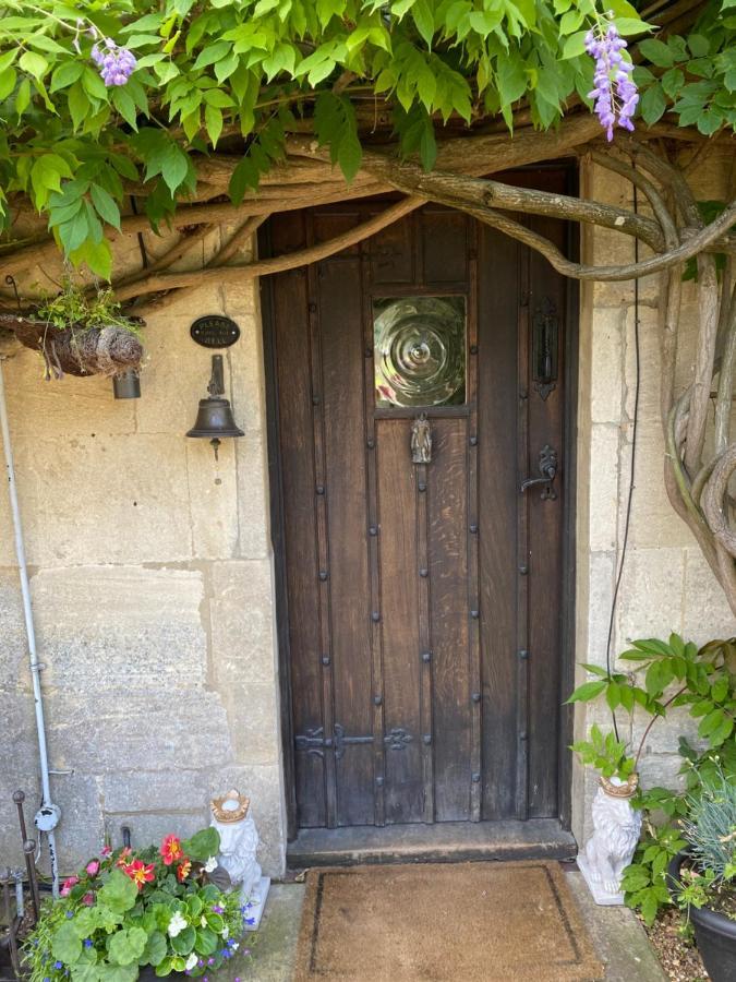 Wisteria Cottage Melksham Exterior photo